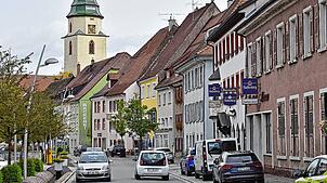 In Hüfingen soll der Verkehr beruhigt und auf 30 km/h gedrosselt werden. Das Freie Forum will das Thema allerdings erneut diskutieren.