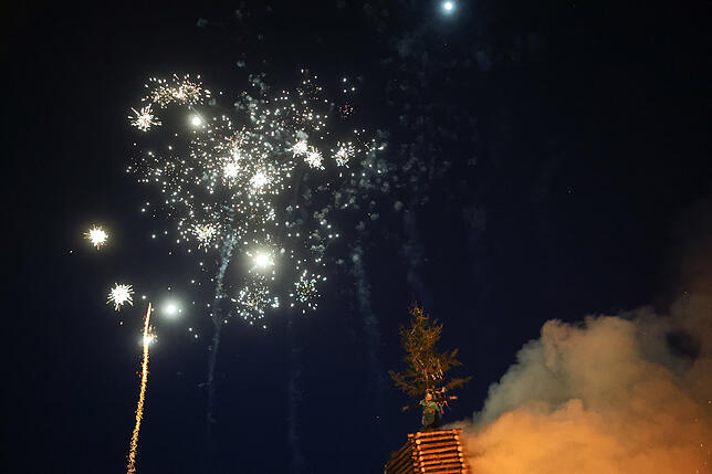 Bild 30: Litzelstetten 2025: Diese Funkenfeuer-Bilder fangen die Tradition perfekt ein!