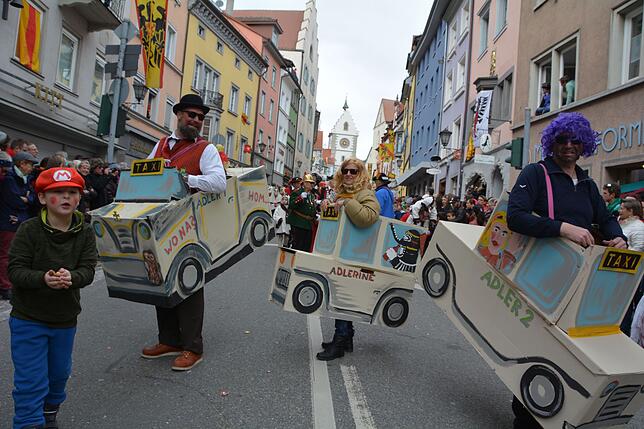 Diese flotten Taxis der Gruppe Kuthada suchen einen neuen Standort. Bild: Sylvia Floetemeyer