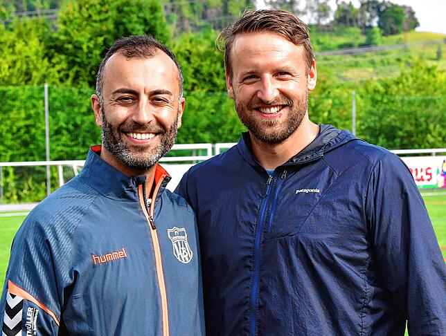 Bald wieder vereint: Erkan Aktas, hier auf dem Archivfoto vom August 2021 noch als Trainer des FV Lörrach-Brombach, und Timo Jankowski, ...