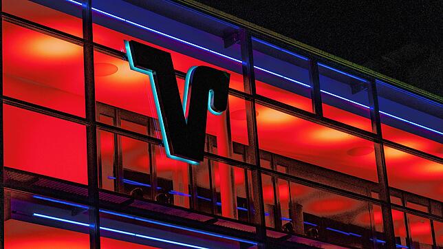 Die Villinger Volksbank am Riettor, hier bei einem Lichterfest im Jahr 2020.