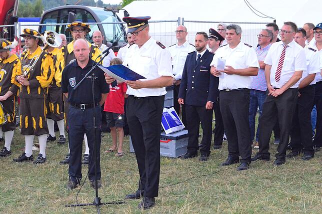 Bild 8: Bilder des Kommandantenempfangs und der Eröffnungsfeier des Zeltlagers der Jugendfeuerwehren im Landkreis Konstanz
