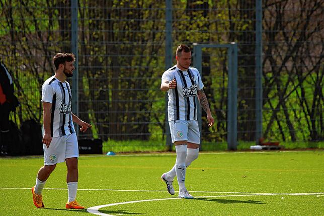 Bild 3: SG FC Wehr/Brennet holt ein 3:3 beim FC Wittlingen &ndash; und wir haben Bilder!