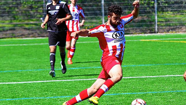 Neuer &bdquo;Co&ldquo;: Arlind Hashani soll Trainer Michele Di Benedetto als Co-Trainer beim ESV Waldshut zur Seite stehen. Auch seine ...