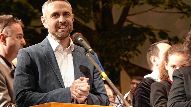 Das Ergebnis steht fest: Mike Biehler hat mehr als 80 Prozent der Görwihler Wähler überzeugt und wird Bürgermeister.