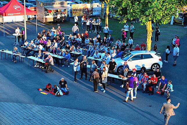 Bild 7: Deutschland – Schweiz: Die schönsten Bilder vom Public Viewing in Tiengen