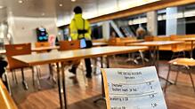 Wer mit der Fähre von Konstanz nach Meersburg fahren möchte, muss ein Ticket auf dem Schiff der Stadtwerke Konstanz lösen.