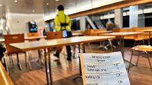 Wer mit der Fähre von Konstanz nach Meersburg fahren möchte, muss ein Ticket auf dem Schiff der Stadtwerke Konstanz lösen.