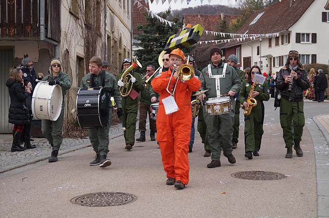 Bild 13: So schön war der Umzug der Hölzlegeister in Frickingen