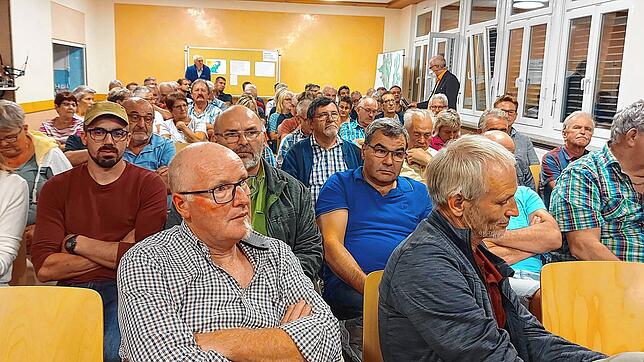 Das Interesse der Bürger beim Infoabend zur Windenergie in Stühlingen war groß. Das Vorhaben steht noch in der Vorplanung. Im Großholz ...