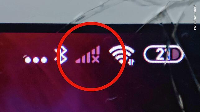 Wenn Elmar Veh die Sim-Karte von O2 in sein Handy legt, sieht er eines ganz deutlich: Es gibt keinen Empfang.