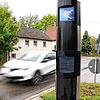 Die Blitzersäule auf der alten Bundesstraße in Pfohren diszipliniert den Verkehr in gewissem Maß. Laut den Anwohnern gilt das aber nur ...