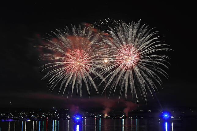 Bild 22: Es knallt beim Seenachtfest 2025! Das Feuerwerk über dem Bodensee lädt zum Staunen ein