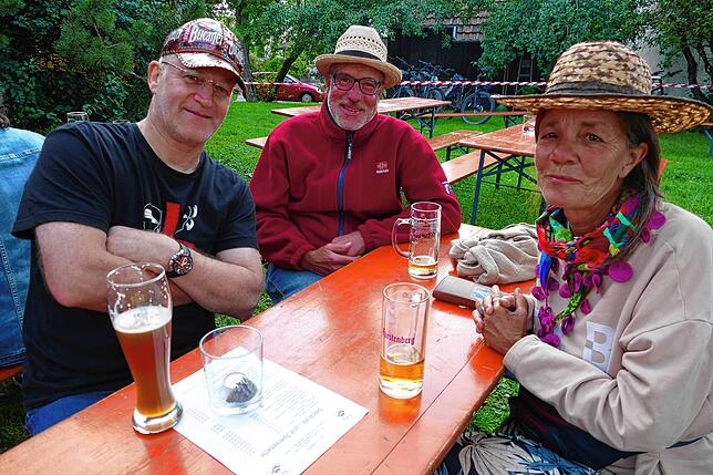 Bild 10: ACE feiern zu ihem 50. in ihrem Lustschloss auf der Hofwiese ein spektakuläres Geburtstagsfest