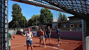 Die ersten Spiele auf der neuen Sportanlage fanden bereits nach deren offizieller Eröffnung am vergangenen Donnerstag statt.