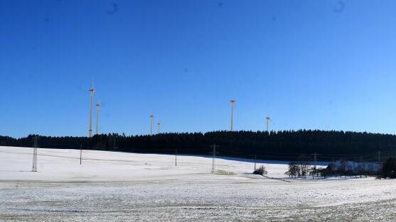 So würde der Windpark Bräunlingen aussehen: Die Visualisierung zeigt den Blick von der Ortschaft Waldhausen aus. In der Visualisierung ...