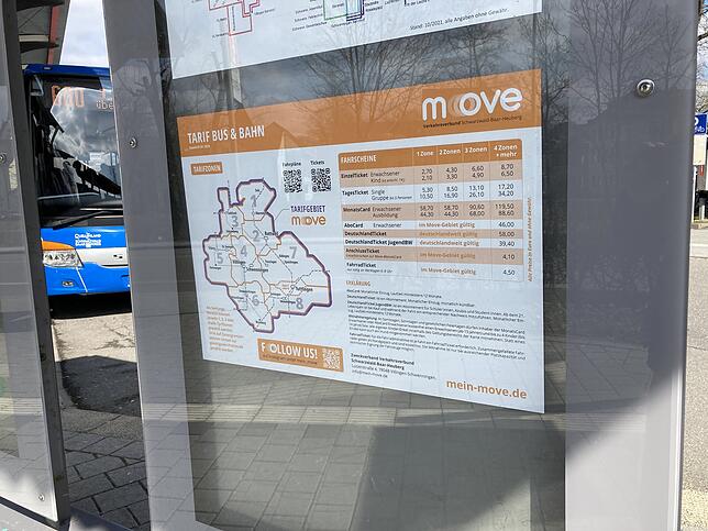 Auf den Tariftafeln am Bahnhof in Villingen findet sich kein hinweis auf das Samstagsangebot.