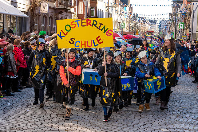Bild 15: Bilder vom großen Kinderumzug in VS-Villingen am Schmotzigen &ndash; Teil 4