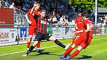 Einsatz: Jeremy Stangl (Mitte) ging als Kapitän des FSV Rheinfelden voran, unterbrach sogar seinen Urlaub und war nicht nur wegen seines ...