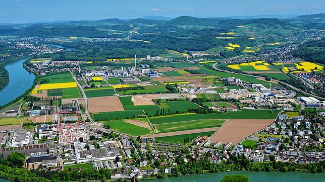 Das Sissler Feld liegt gegenüber von Bad Säckingen. Das riesige Gebiet wird als derzeit größte Gewerbefläche in der Region entwickelt.
