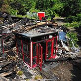 Am 5. Juli 2015 machte Jörg-Peter Rau dieses Bild vom Eingang des Schwaketenbads. Das Feuer hatte diesen verschont. Die Tür sollte im ...