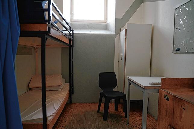 Eine der neun Quadratmeter großen Zellen der Justizvollzugsanstalt.