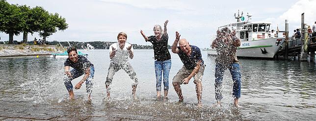 Wie Feuer und Wasser: Die Verantwortlichen für das Konstanzer Seenachtfestes (von links) Benjamin Wille von Radio 7 sowie Tommy Spörrer, ...
