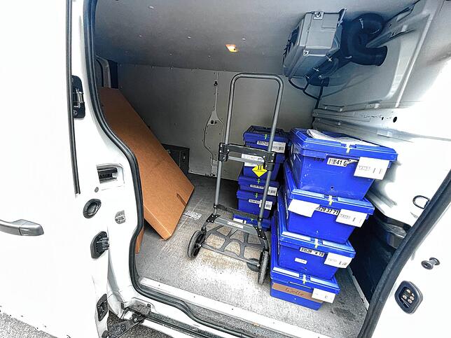 Die meisten dieser Boxen sind die leeren aus der Vorwoche. Der Offenburger Transporter hat die St. Georgener Rathaus-Apotheken an diesem ...