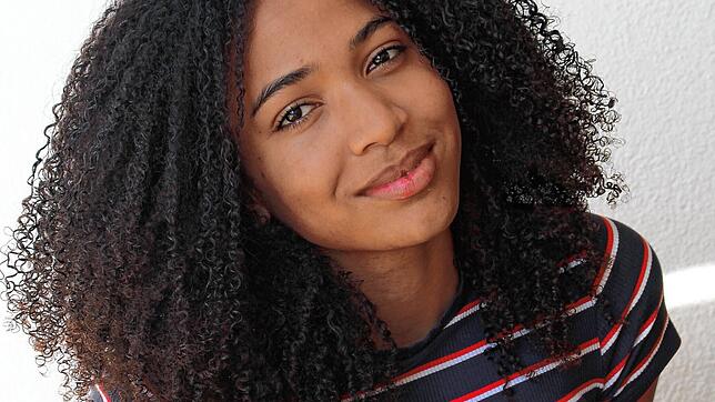 Bereits zwei Literaturwettbewerbe hat die 18-jährige Riedheimerin Amalie Mbianda Njiki gewonnen. Ihr Wunsch ist es, von ihrer Arbeit als ...