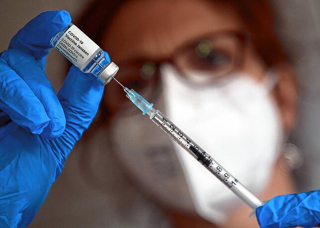 Die Orthopäden werden den Impfstoff des Herstellers Johnson und Johnson verabreichen.
