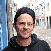 Stefan Joos ist Betreiber vom Capri Hotel und vom Plattenladen Capri Records in der Kessenring-Straße.