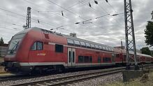 Ein Zug der Schwarzwaldbahn auf dem Weg nach Karlsruhe. Aber die Anbindung an andere Großstädte sieht deutlich komplizierter aus.
