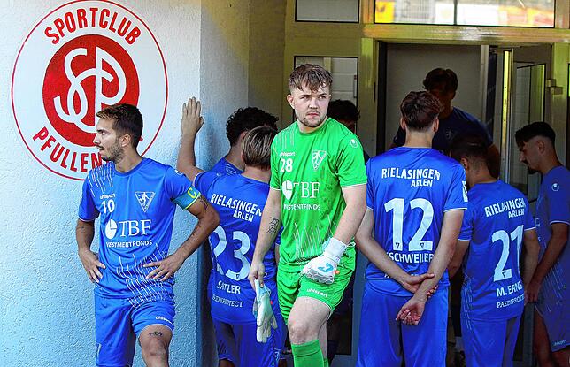 Bild 1: Rasantes 2:2 zwischen SC Pfullendorf und 1. FC Rielasingen-Arlen. Wir waren mit der Kamera dabei!