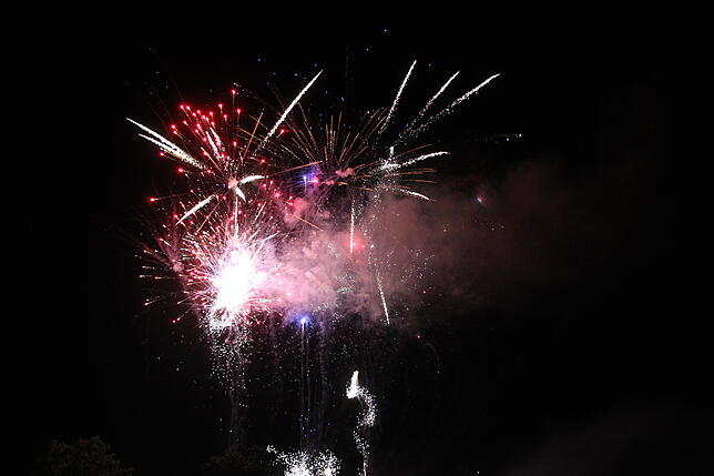 Bild 2: Bilder von Feuershow und Feuerwerk beim Lichterfest in Bad Dürrheim