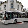 Der Radolfzeller Stadtbus, hier an der Kreuzung Tegginger/Schützen- und Bismarckstraße, soll ab 2026 nach einem neuen Konzept betrieben ...