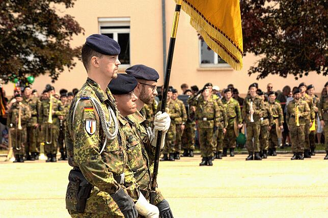 Bild 1: 11.000 Besucher strömen in die Fürstenberg-Kaserne: Eindrücke vom Tag der offenen Tür