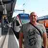 Jürgen Lais am Bahnhof in Konstanz. Vor einigen Tagen hat er die Strecke mit dem Zug noch problemlos gemeistert. Erst nach dem Umstieg ...