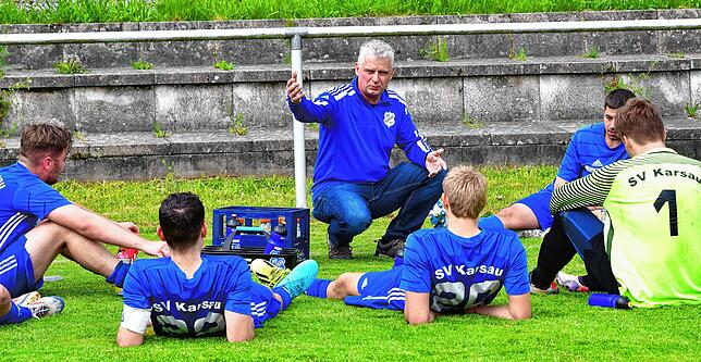 Wichtige Punkte: Trainer Cliff Kiefer besiegte mit dem SV Karsau den Rivalen FC Wallbach mit 2:1 und wünscht sich, „dass am Ende beide ...