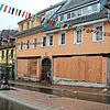 Die Holzwände an Bauruinen in der Hauptstraße sind laut Unternehmern eine Schande für ganz Triberg und locken nicht gerade Gäste und ...