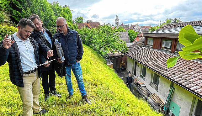 Richter Julian Thüry, Nachbar Eric Hueber und Baurechtler Peter Lorenz (von links) von der Stadt Überlingen.