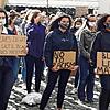 Über 1000 Menschen demonstrierten am Samstag am Münsterplatz gegen Rassismus.