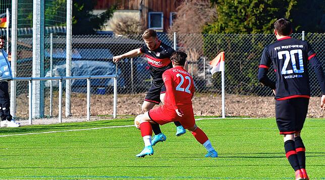 Bild 3: FC Tiengen 08 dreht die Partie zum 2:1-Sieg gegen den FC RW Weilheim &ndash; und wir haben Bilder!
