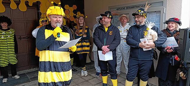 Bild 44: Ausnahmezustand in Wutöschingen: Der Rathaus-Sturm am schmutzigen Dunschtig in Bildern