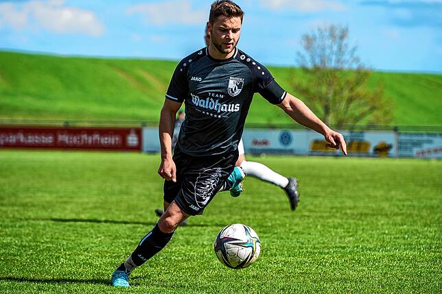 Bild 9: SV Waldhaus besiegt den SV Rheintal glatt mit 4:0 &ndash; und wir haben Bilder!