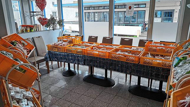 Die Tafel in Donaueschingen hat keinen eigenen Standort. Deswegen müssen die Ehrenamtlichen jeden Dienstag das Mehrgenerationenhaus zum ...