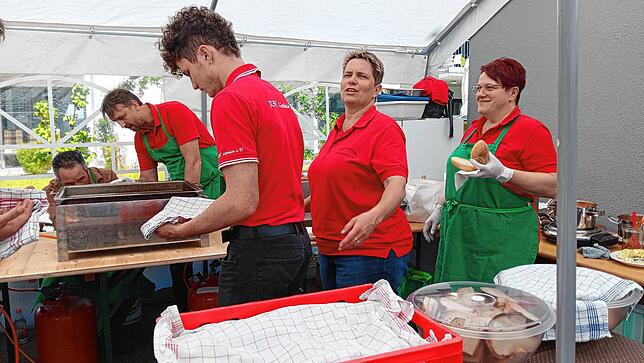 Bild 23: Bilder vom Einweihungsfest soziales Projekt Pfarrwiese