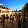 Ein Spektakel: In Konstanz legt am Samstagabend das Torture Ship an. Vielleicht ein Dutzend Fahrgäste steigen zu, die Mehrzahl hat vom ...