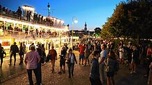 Ein Spektakel: In Konstanz legt am Samstagabend das Torture Ship an. Vielleicht ein Dutzend Fahrgäste steigen zu, die Mehrzahl hat vom ...