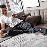Live-TV hat etwas, das On-Demand-Fernsehen nicht bieten kann: das Zappen.