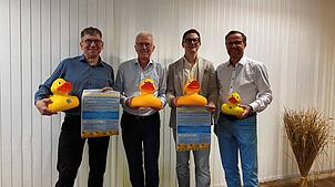 Das Organisationsteam des Lions Clubs Singen-Hegau freut sich auf das Entenrennen (von links): Präsident Conrad Mattes, ...